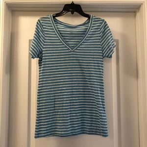 Old Navy t shirt